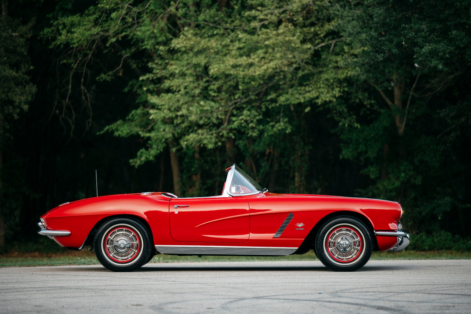 1962 Chevrolet Corvette — Side Profile