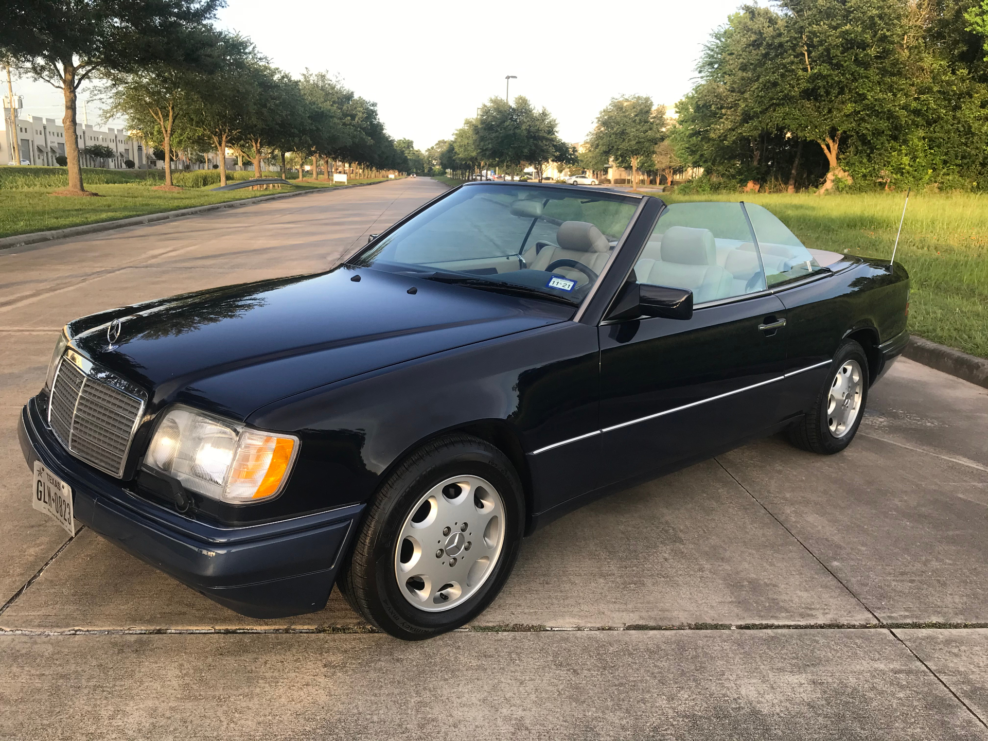 1994 Mercedes-Benz E320 Cabriolet — Front